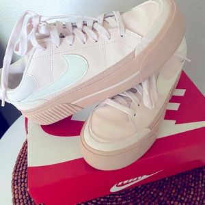 Nike Court Legacy Lift shoes